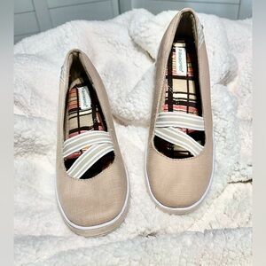 Grasshoppers Women's Tan Flats with Plaid Lining